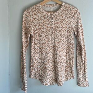 Aerie Tan/cream Ribbed button Henley long sleeve size small cheetah print